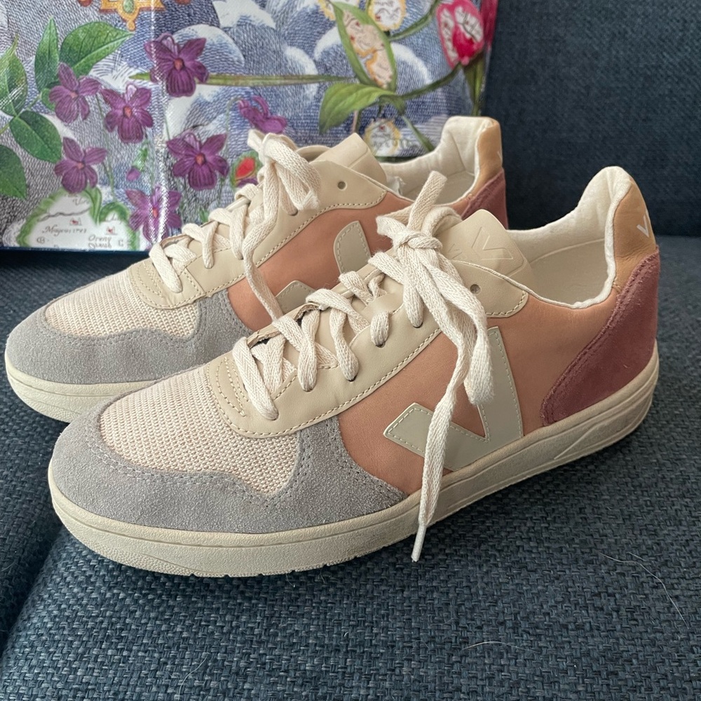 Veja Women's Cream, Pink, and Tan Sneakers
